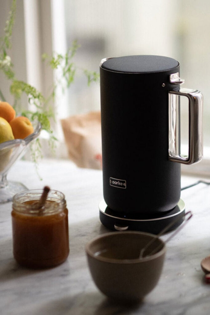 Aarke Kettle – Design-Wasserkocher in Edelstahl und Mattschwarz